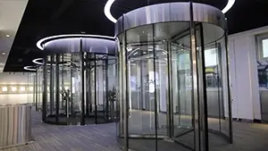 باب دوار أوتوماتيكي بميزة الفتح للطوارئ