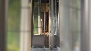 باب محوري ذو ارتكاز مركزي (باب محوري مركزي للمداخل الكبيرة)